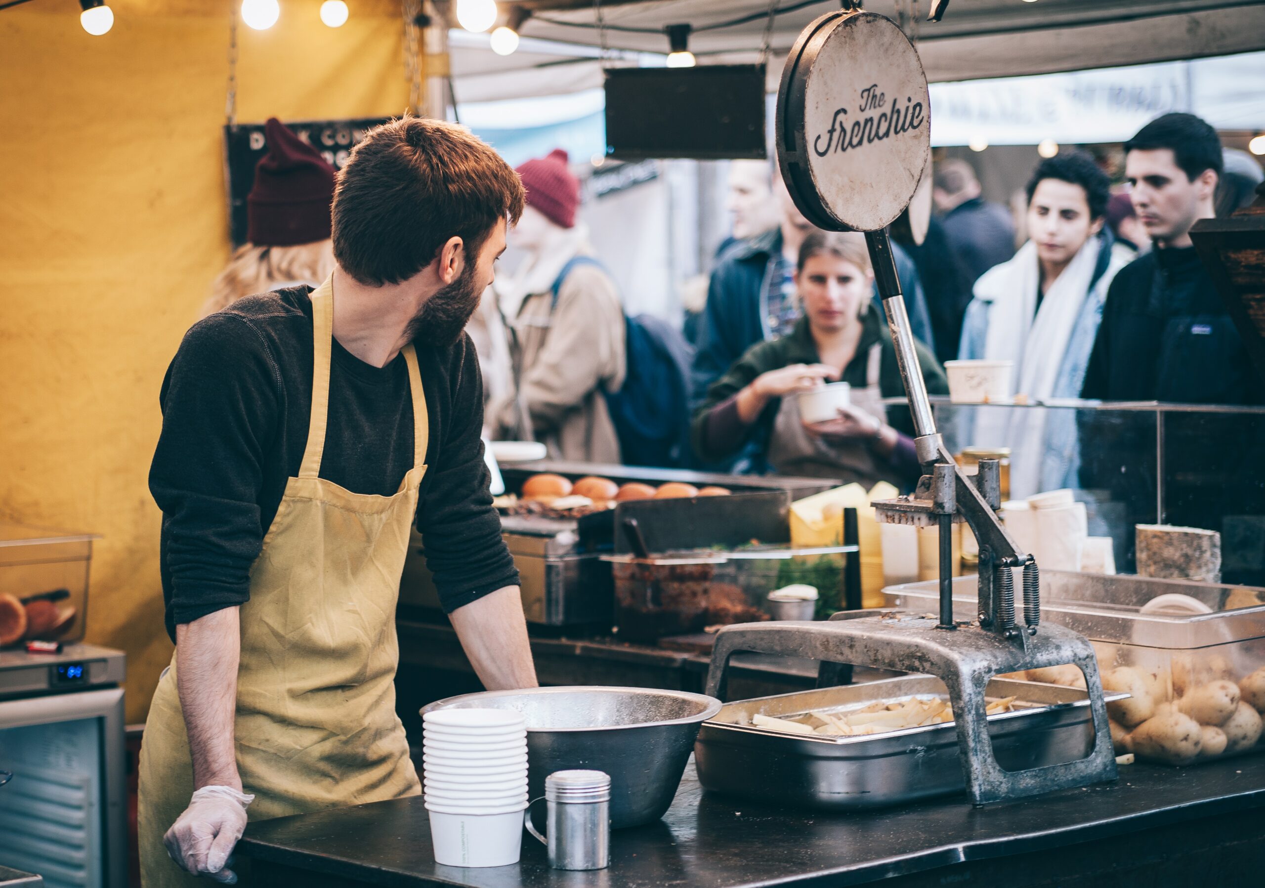 Food Service: o que é, seus modelos de negócio e as possibilidades do mercado!